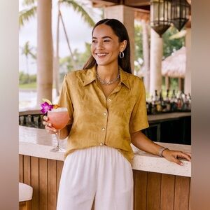 NWT 100% Sandwash Silk
Jacquard Safari Blouse